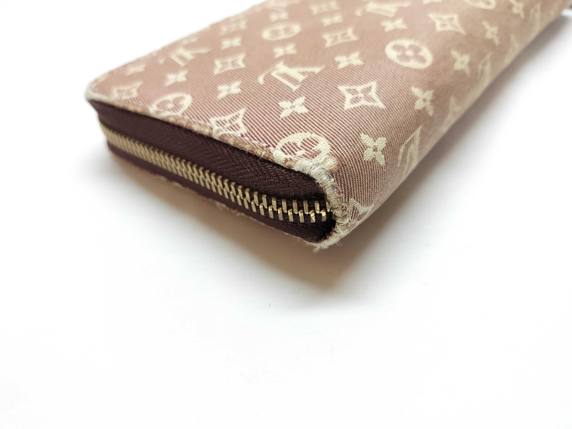 LOUIS VUITTON Monogram Mini Lin Idylle Zippy Wallet