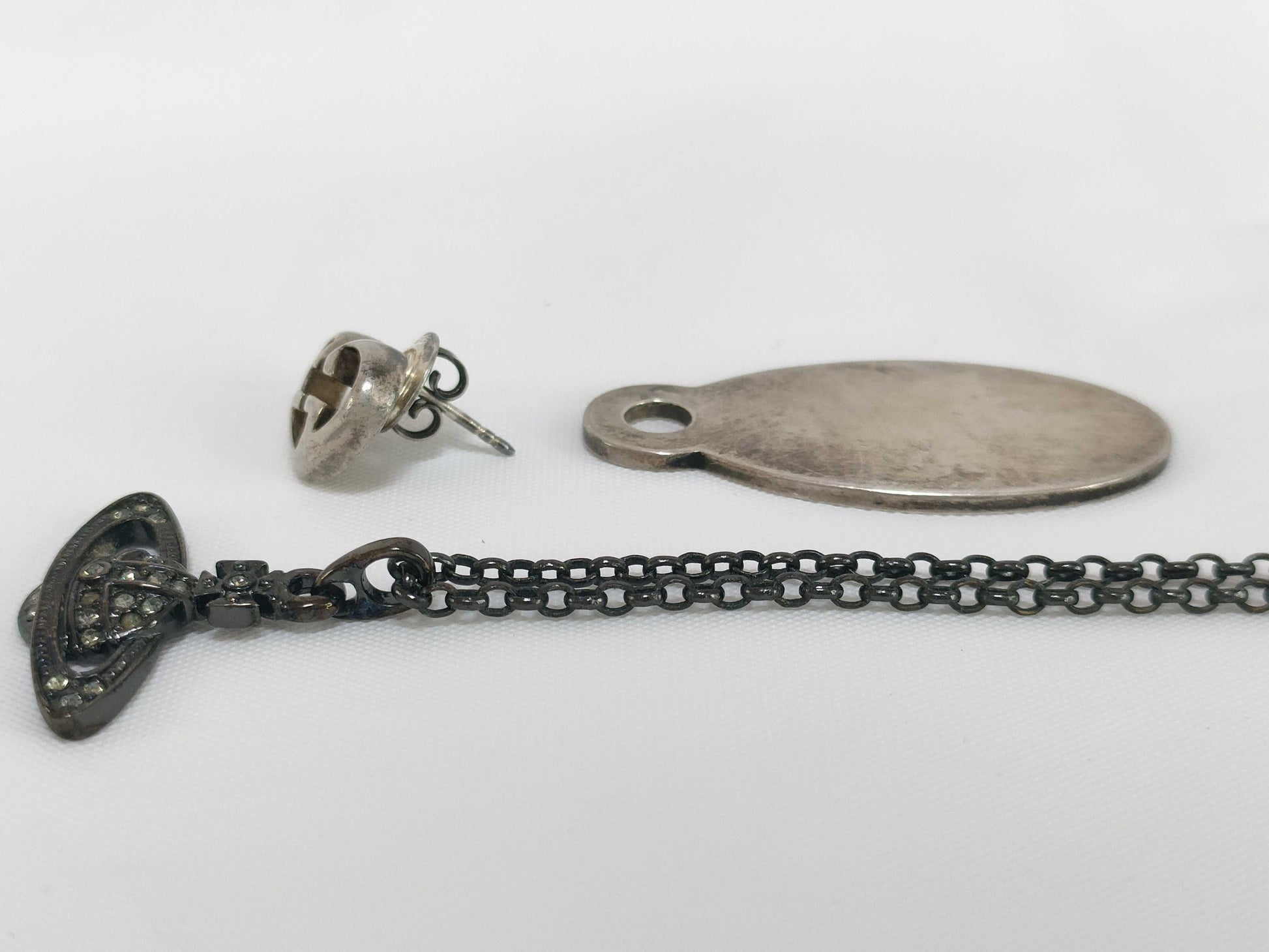 Tiffany & Co. 925 top/Gucci earrings/Vivienne Westwood necklace 