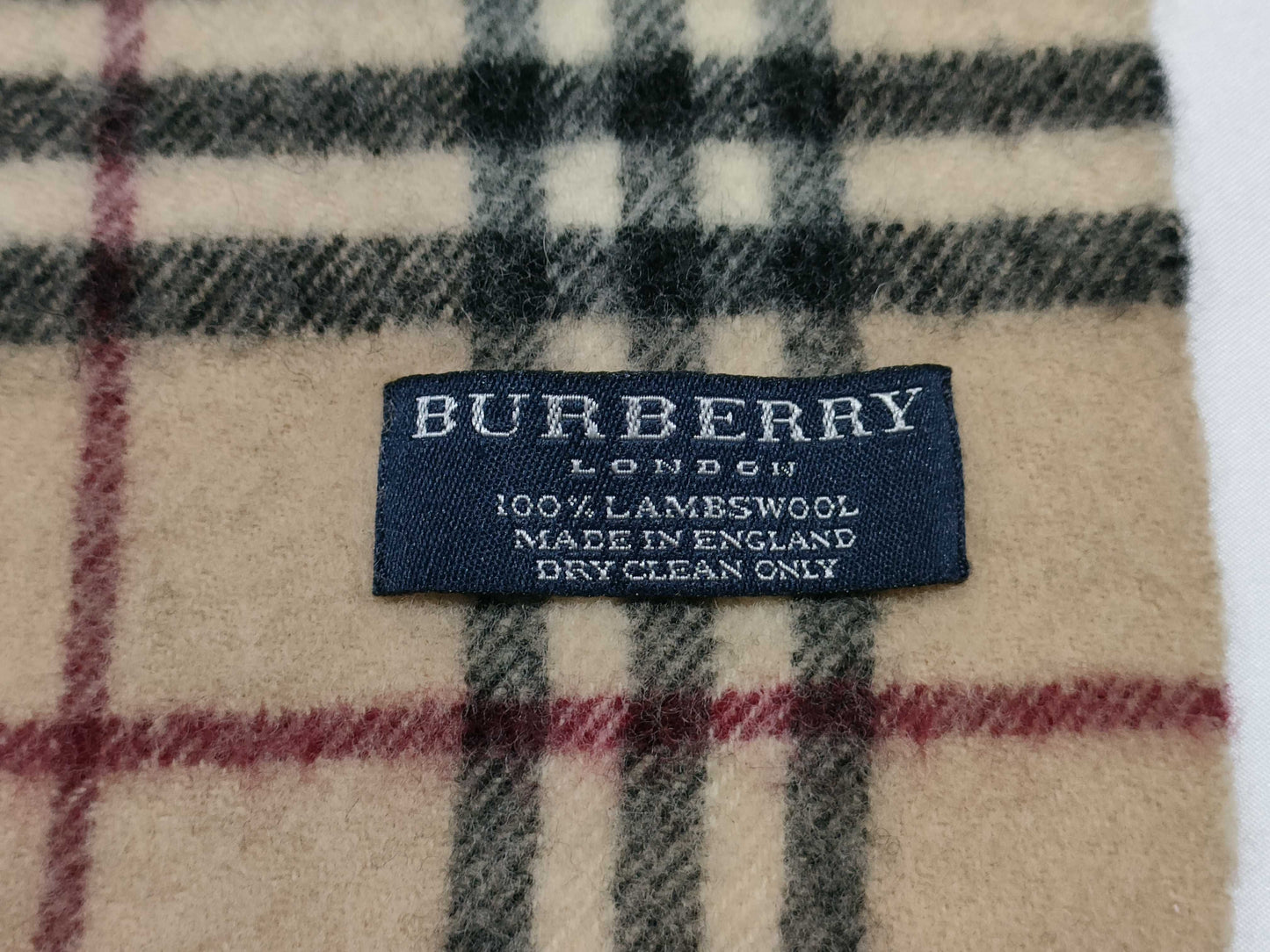 BURBERRY London Nova 100% Lambswool Scarf