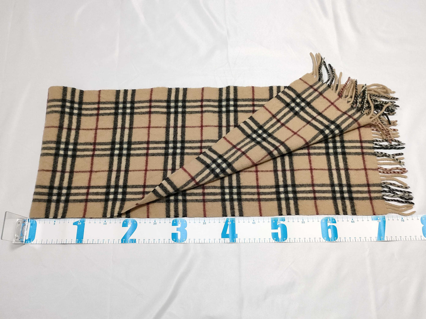BURBERRY London Nova 100% Lambswool Scarf
