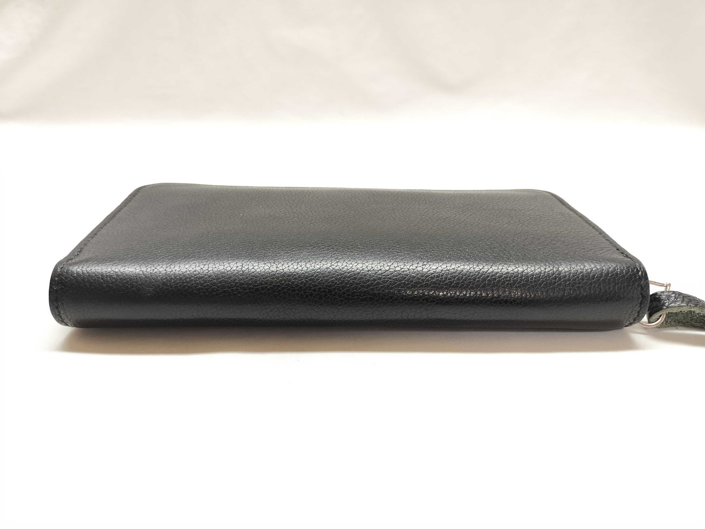 LOUIS VUITTON LockMe Zippy Wallet