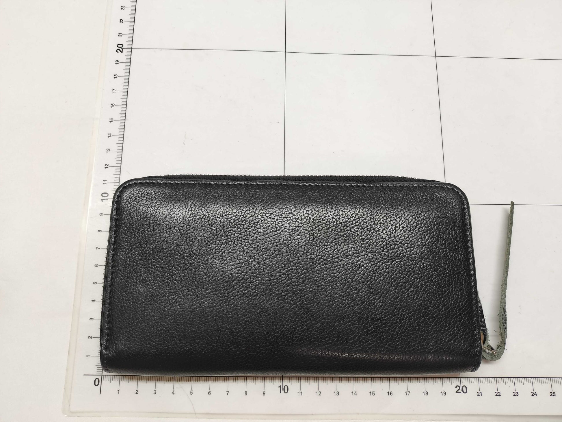 LOUIS VUITTON LockMe Zippy Wallet