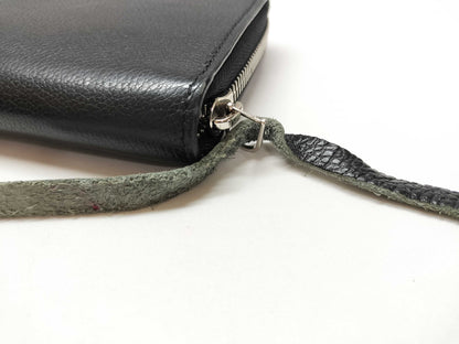 LOUIS VUITTON LockMe Zippy Wallet