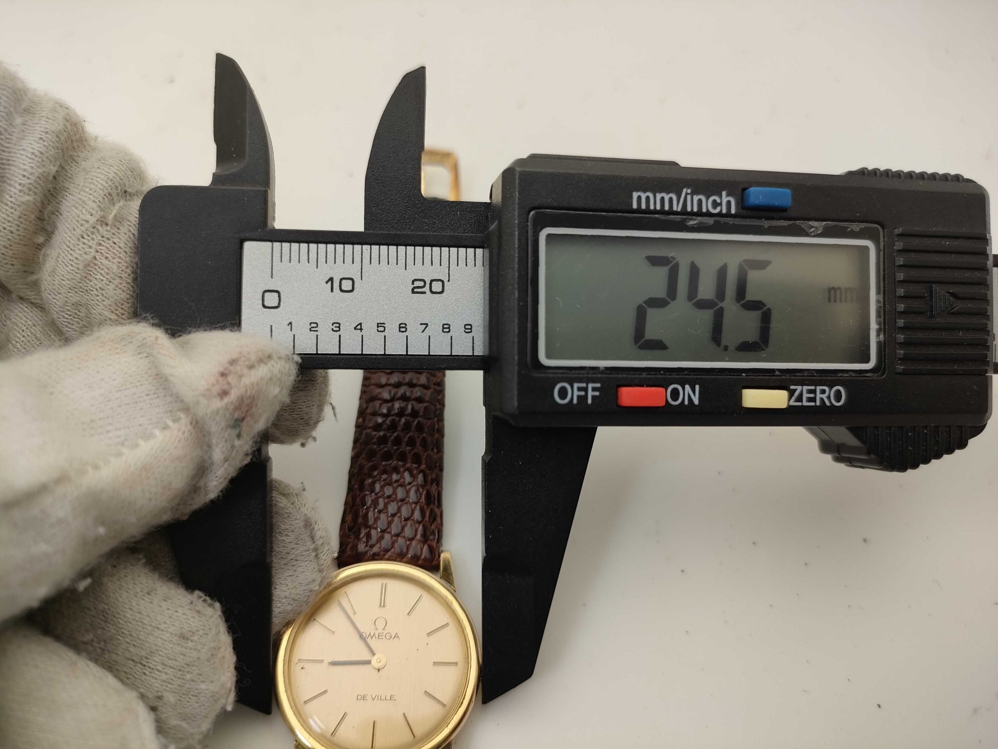 OMEGA De Ville Hand-Wound Women's Watch