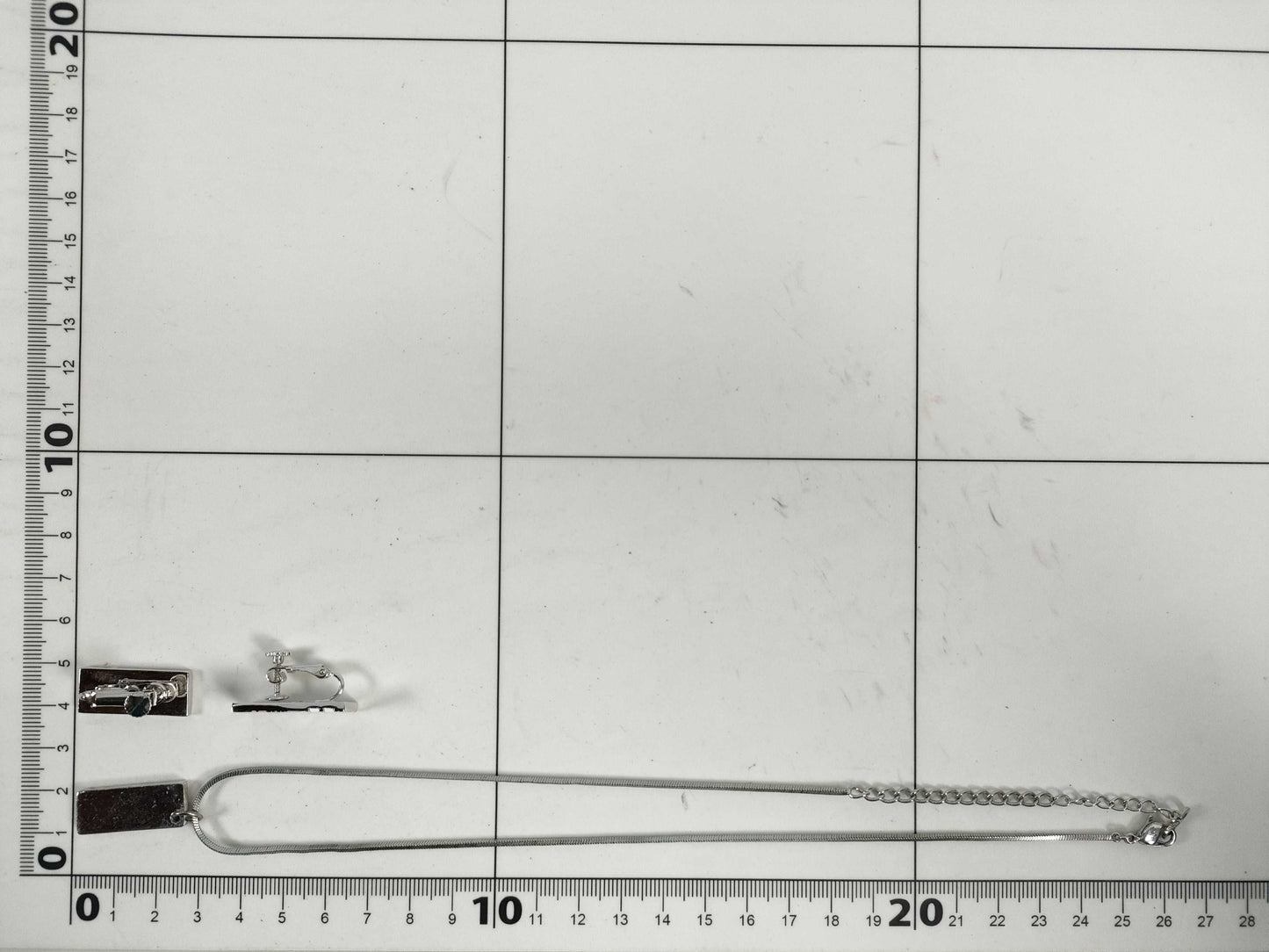 Dior logo necklace, earrings, plate, Trotter accessories, accessories collection 