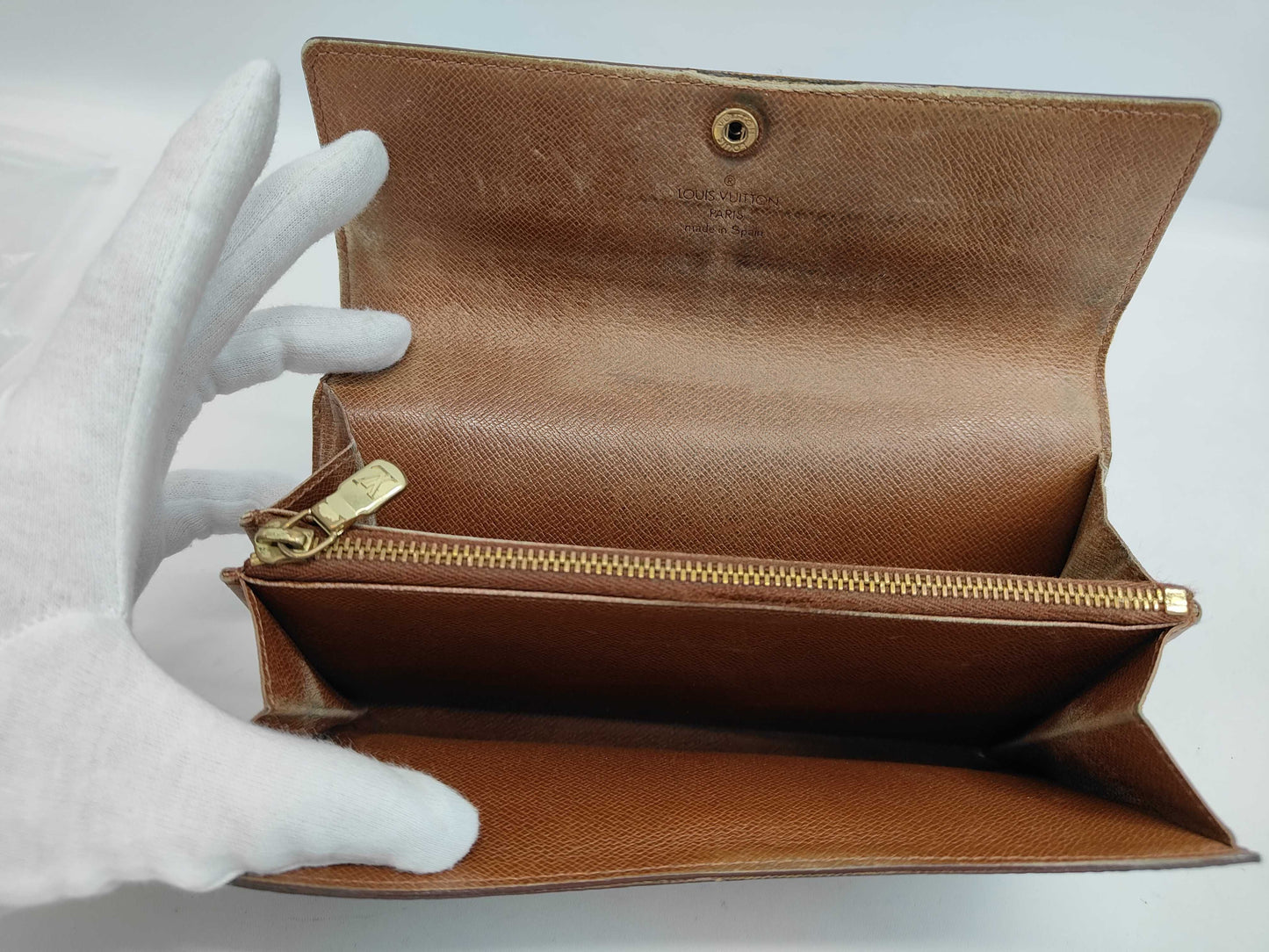 LOUIS VUITTON Monogram Postfeuille Sarah Wallet