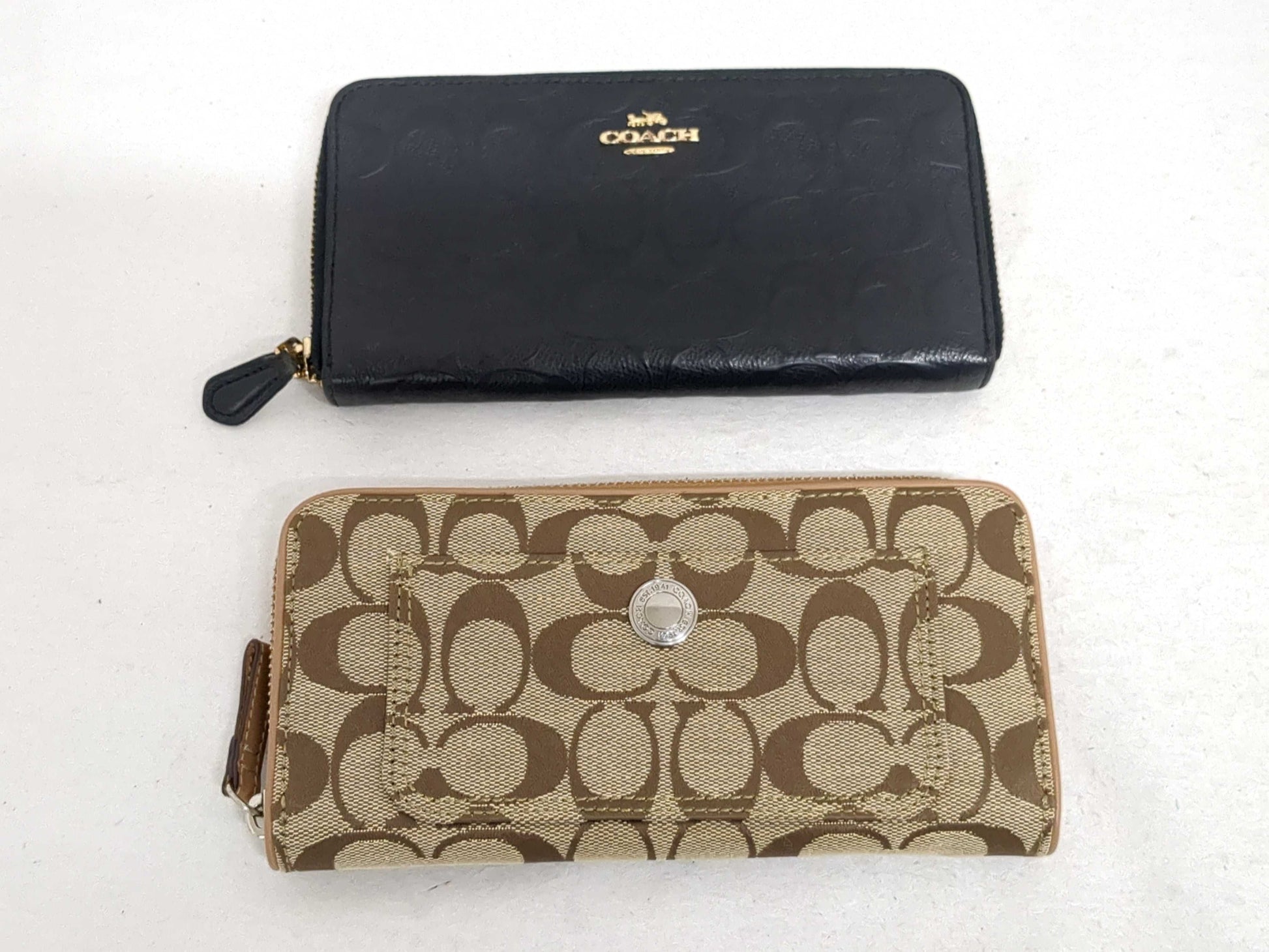 COACH Signature Round Zip Two-Piece Wallet