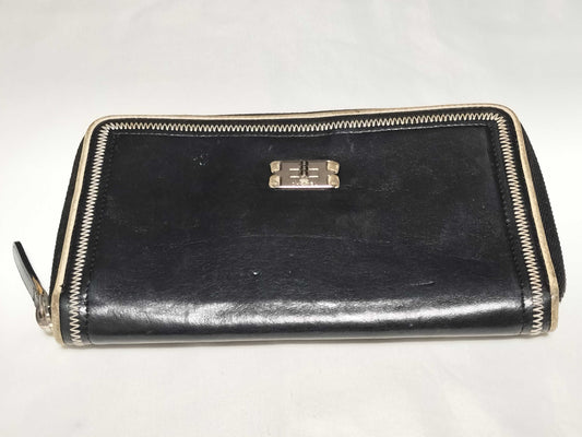 CHANEL Round Turn Wallet