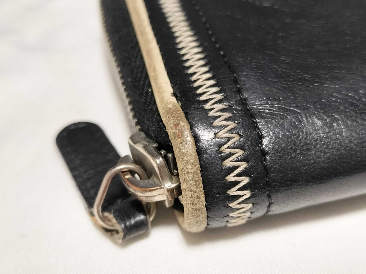 CHANEL Round Turn Wallet