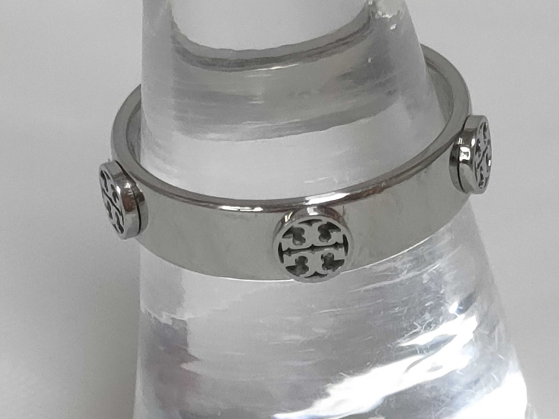 Tory Burch Ring, 2.54g per ring