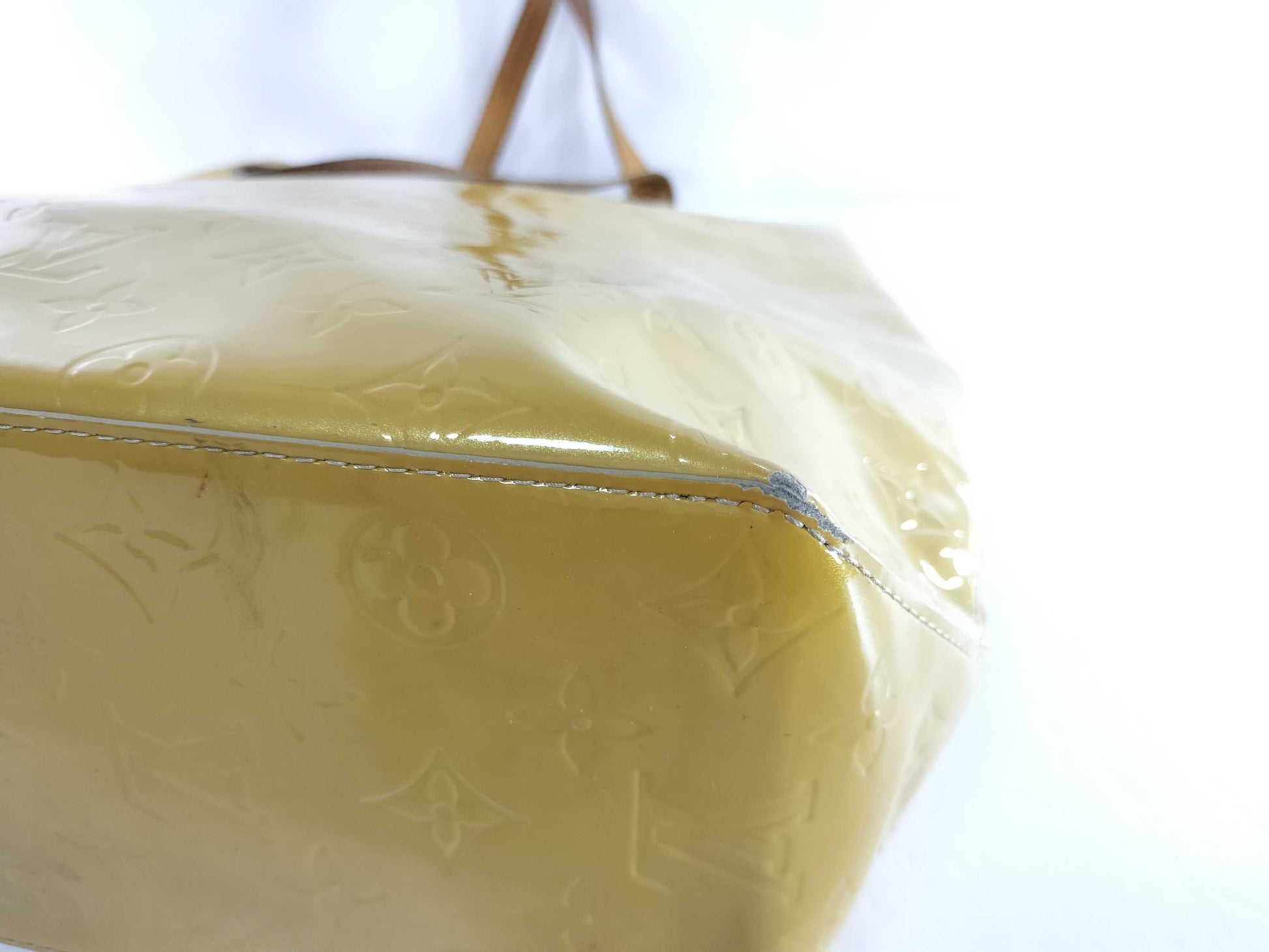LOUIS VUITTON Vernis Lead MM Tote Bag