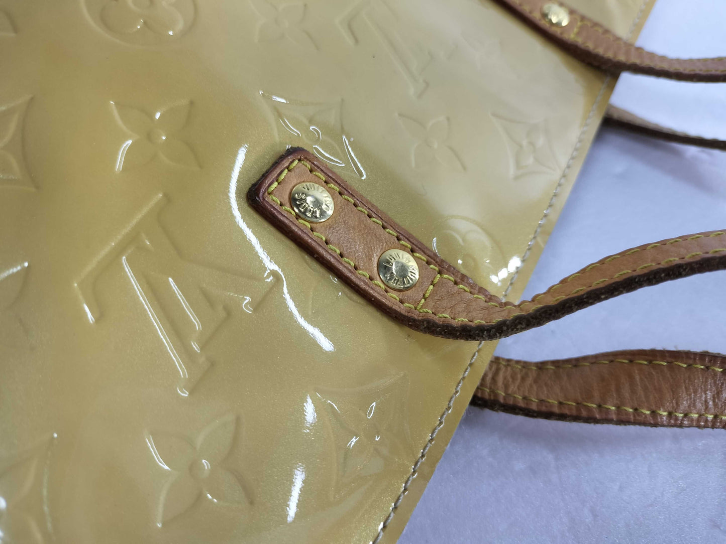 LOUIS VUITTON Vernis Lead MM Tote Bag