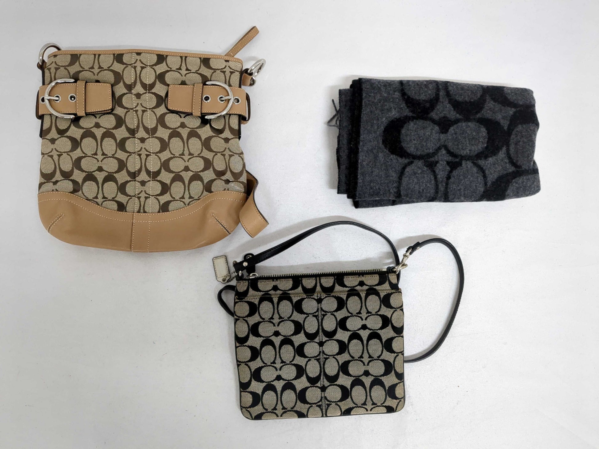 COACH Signature F05374 etc. Shoulder bag