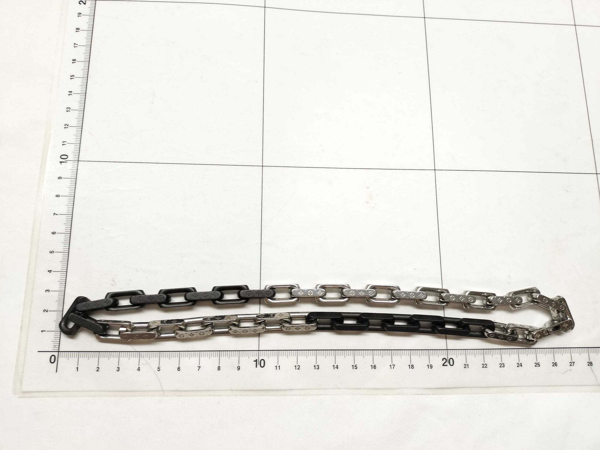 LOUIS VUITTON Monogram M00677 Collier Monogram Chain Necklace