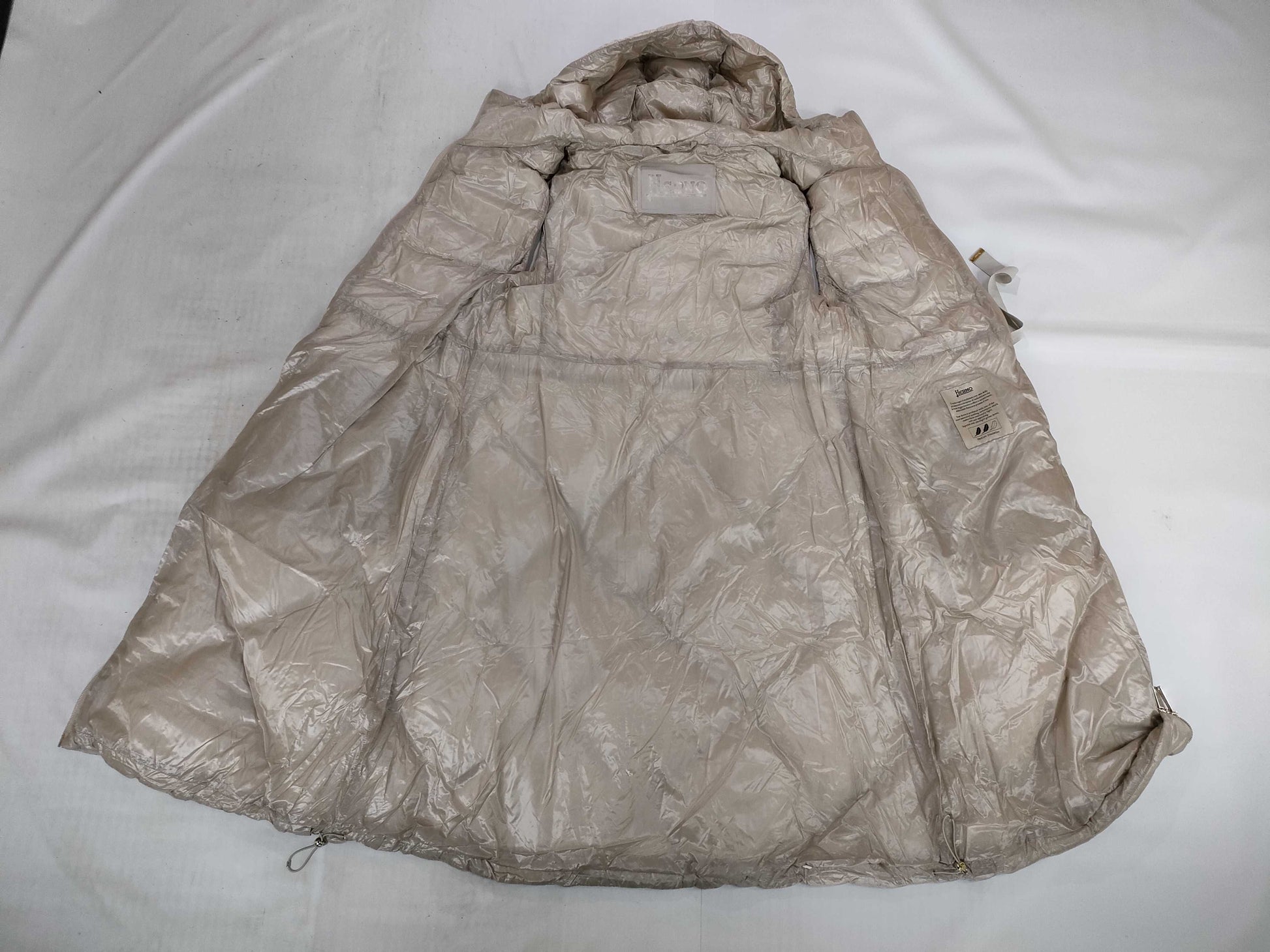 Herno long down vest, beige