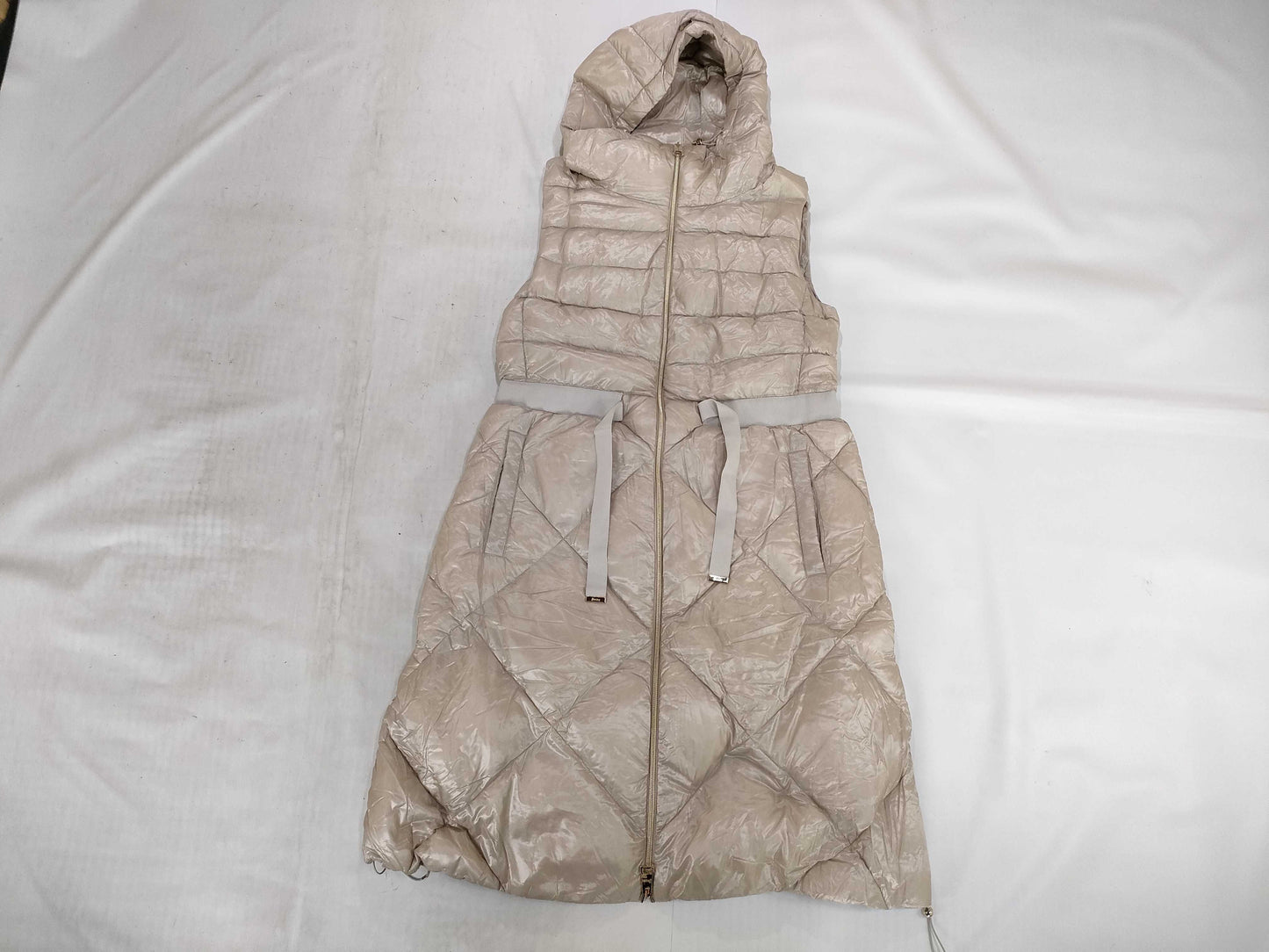 Herno long down vest, beige