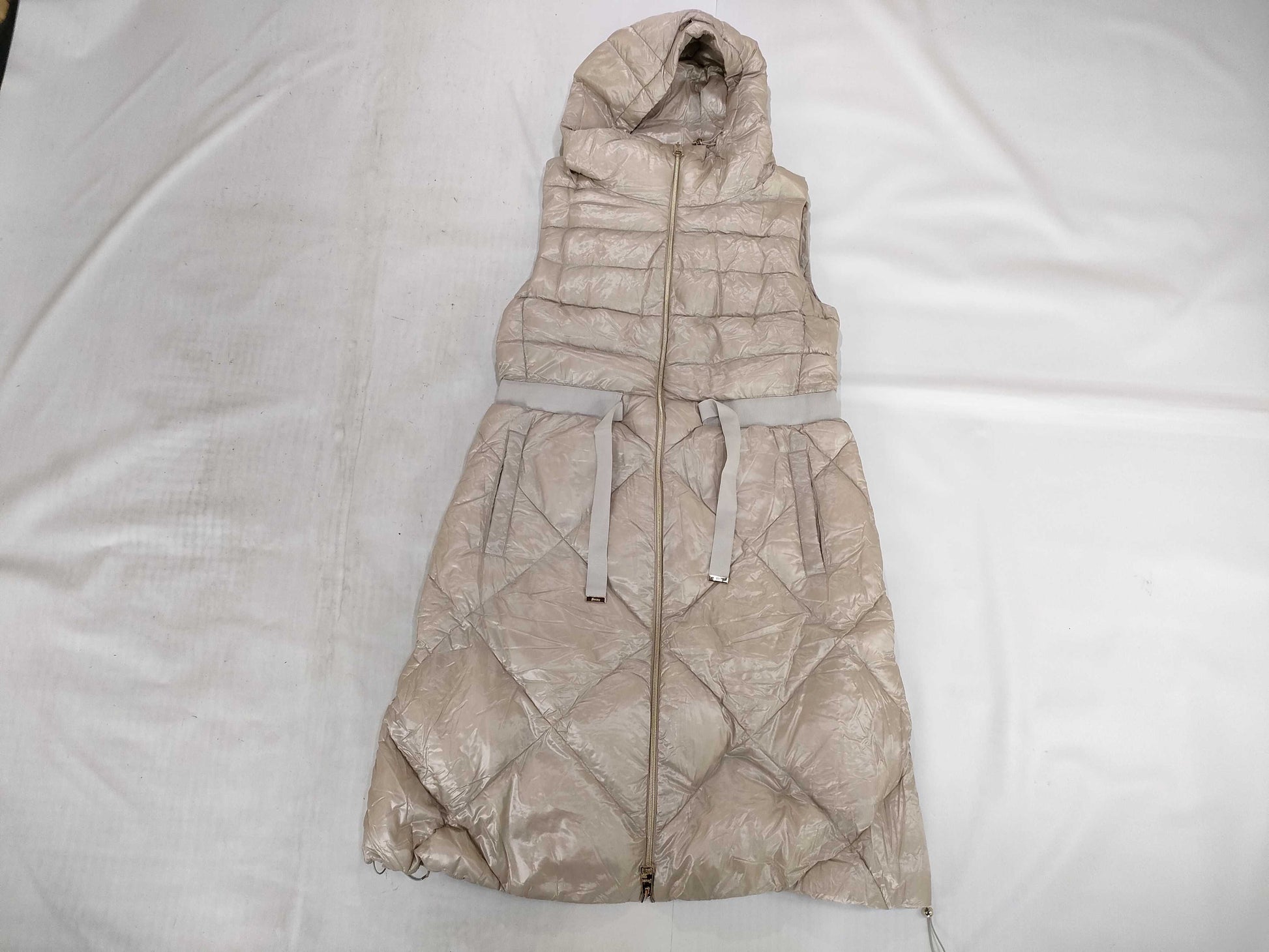 Herno long down vest, beige