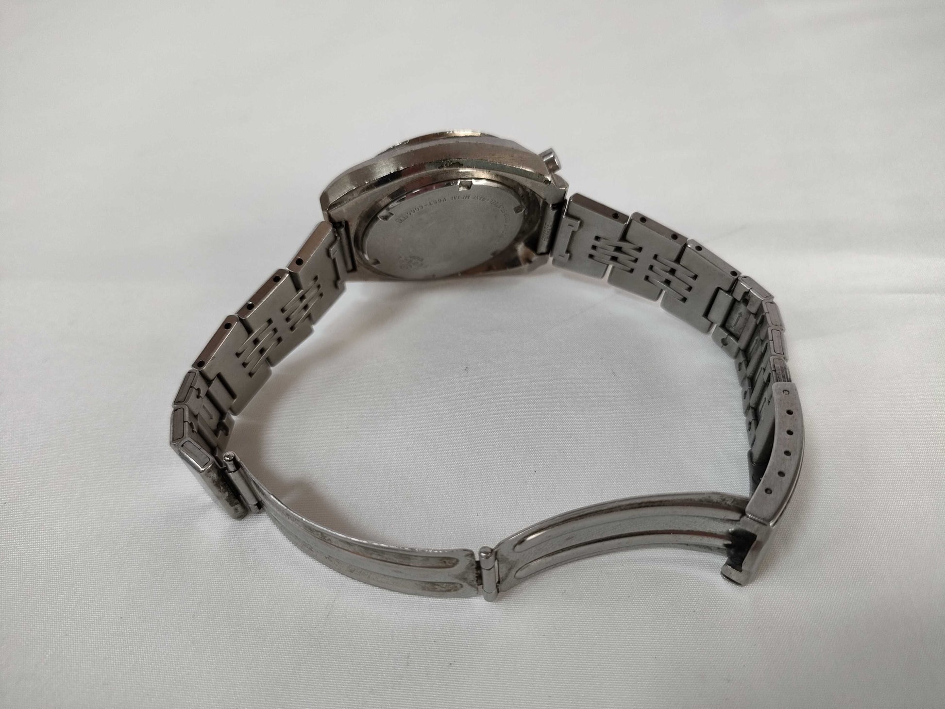 SEIKO Alba V657-6060 Men's Watch