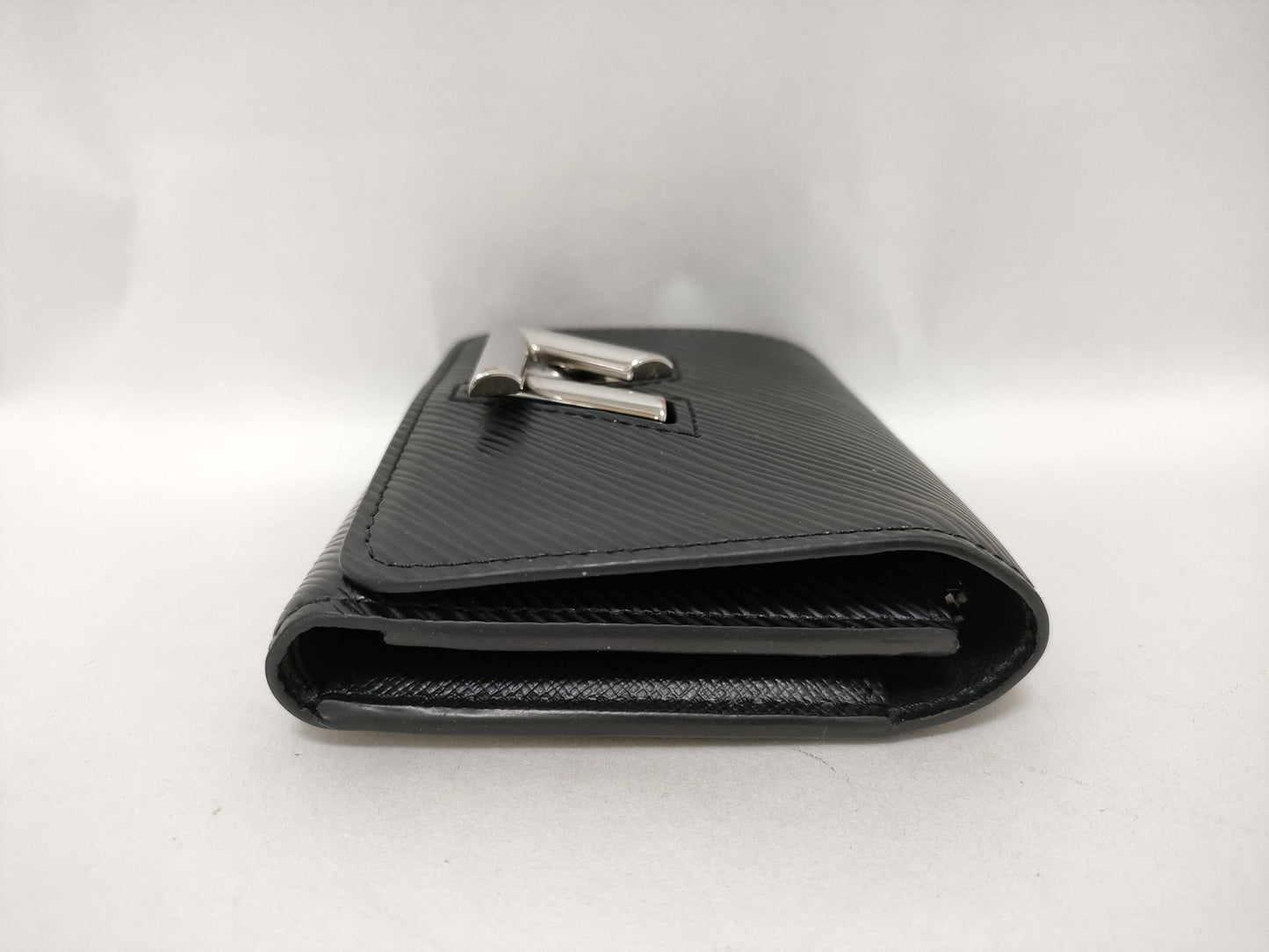 LOUIS VUITTON Epi M64414 Portefeuille Twist Compact Wallet