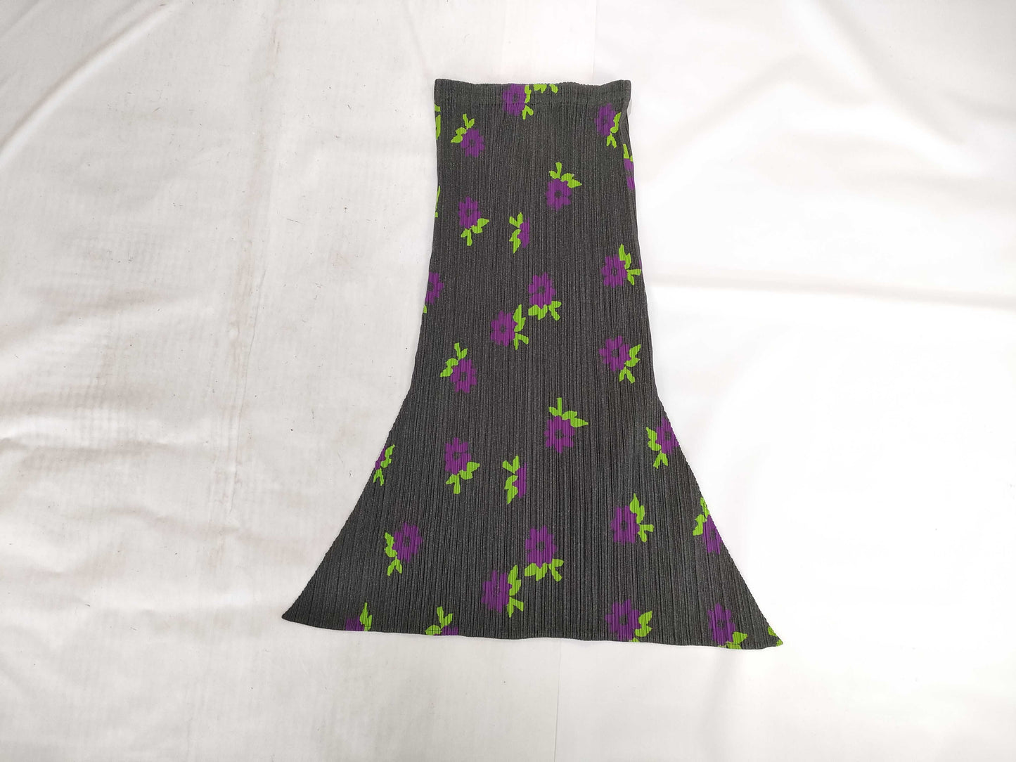 ISSEY MIYAKE Pleats Please Slit Skirt DGY/ PU Floral Print Skirt