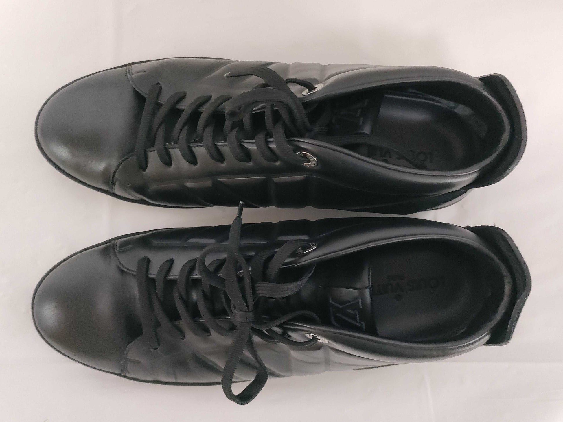 LOUIS VUITTON Leather Sneakers Sneakers