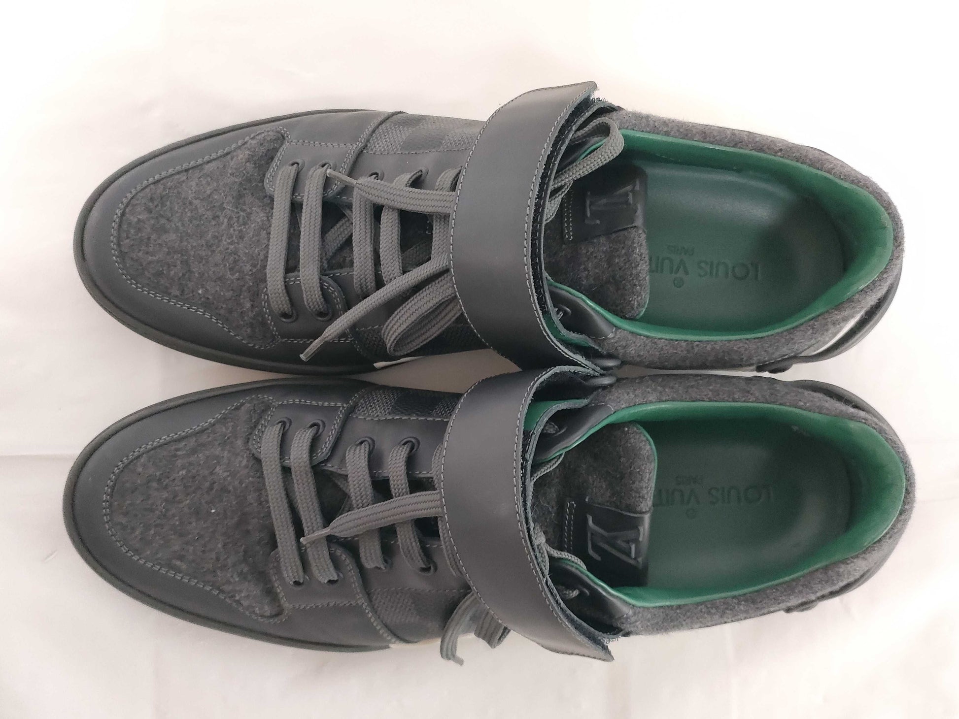 LOUIS VUITTON Graphite Sneakers