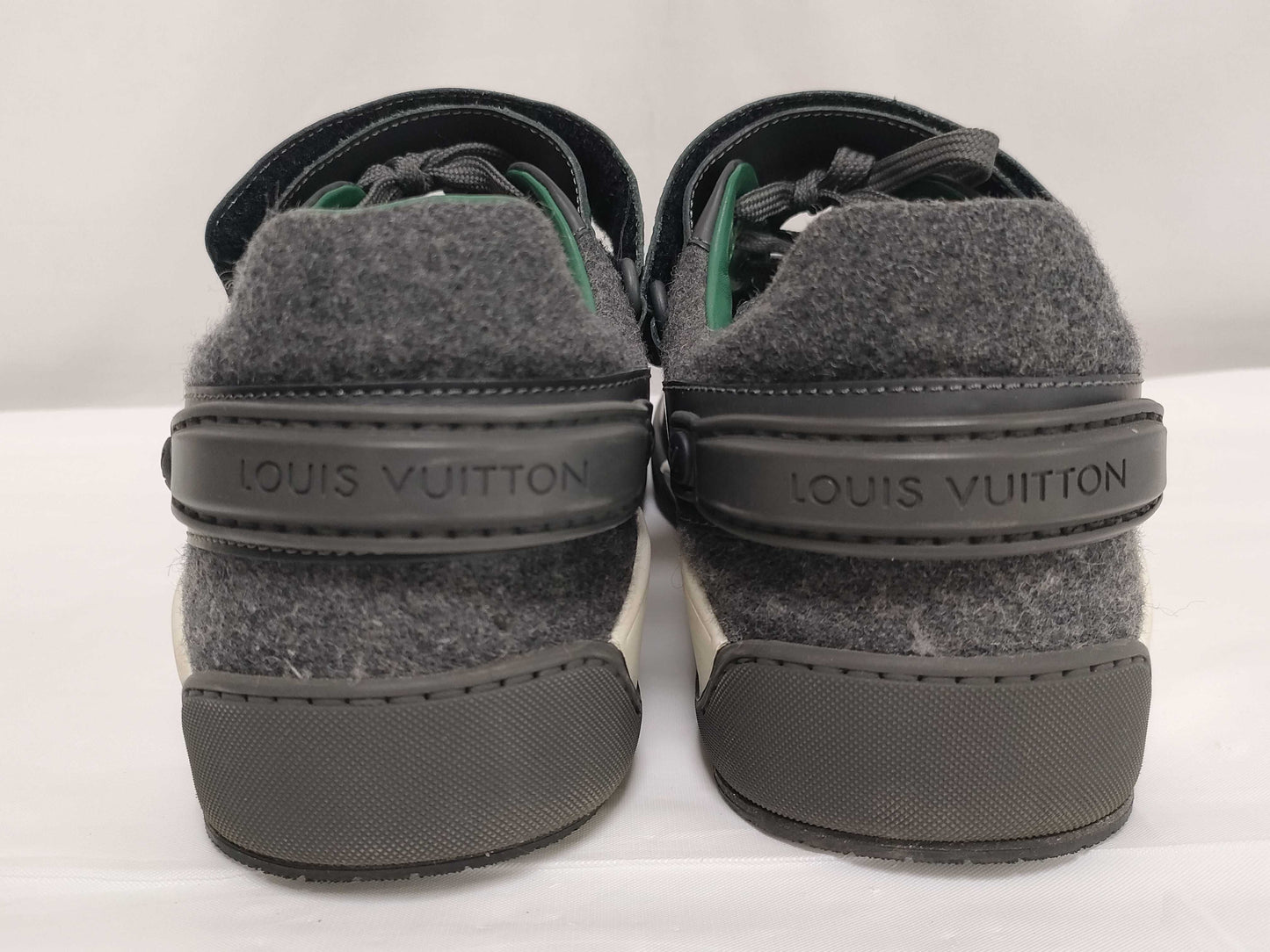 LOUIS VUITTON Graphite Sneakers