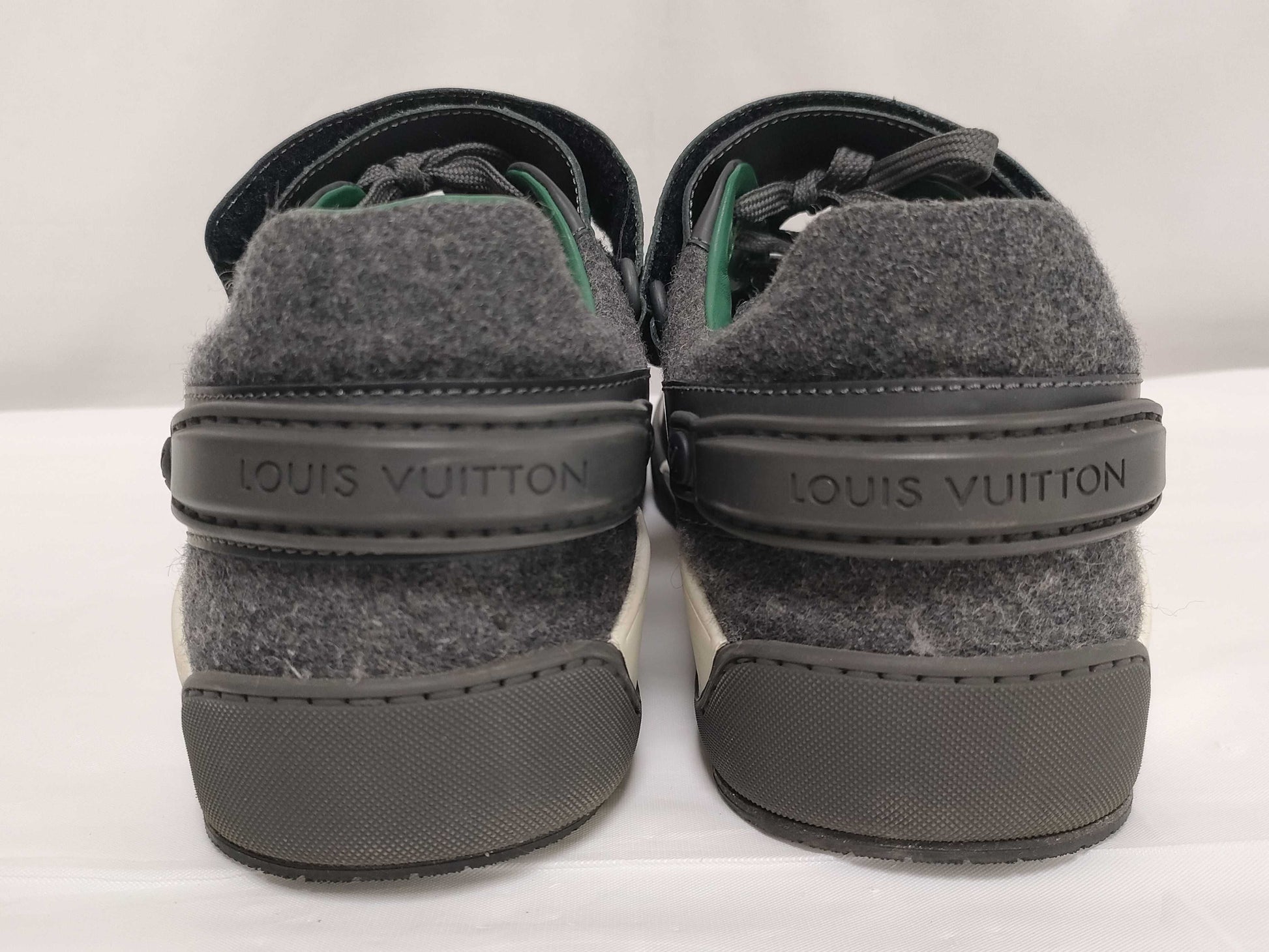 LOUIS VUITTON Graphite Sneakers