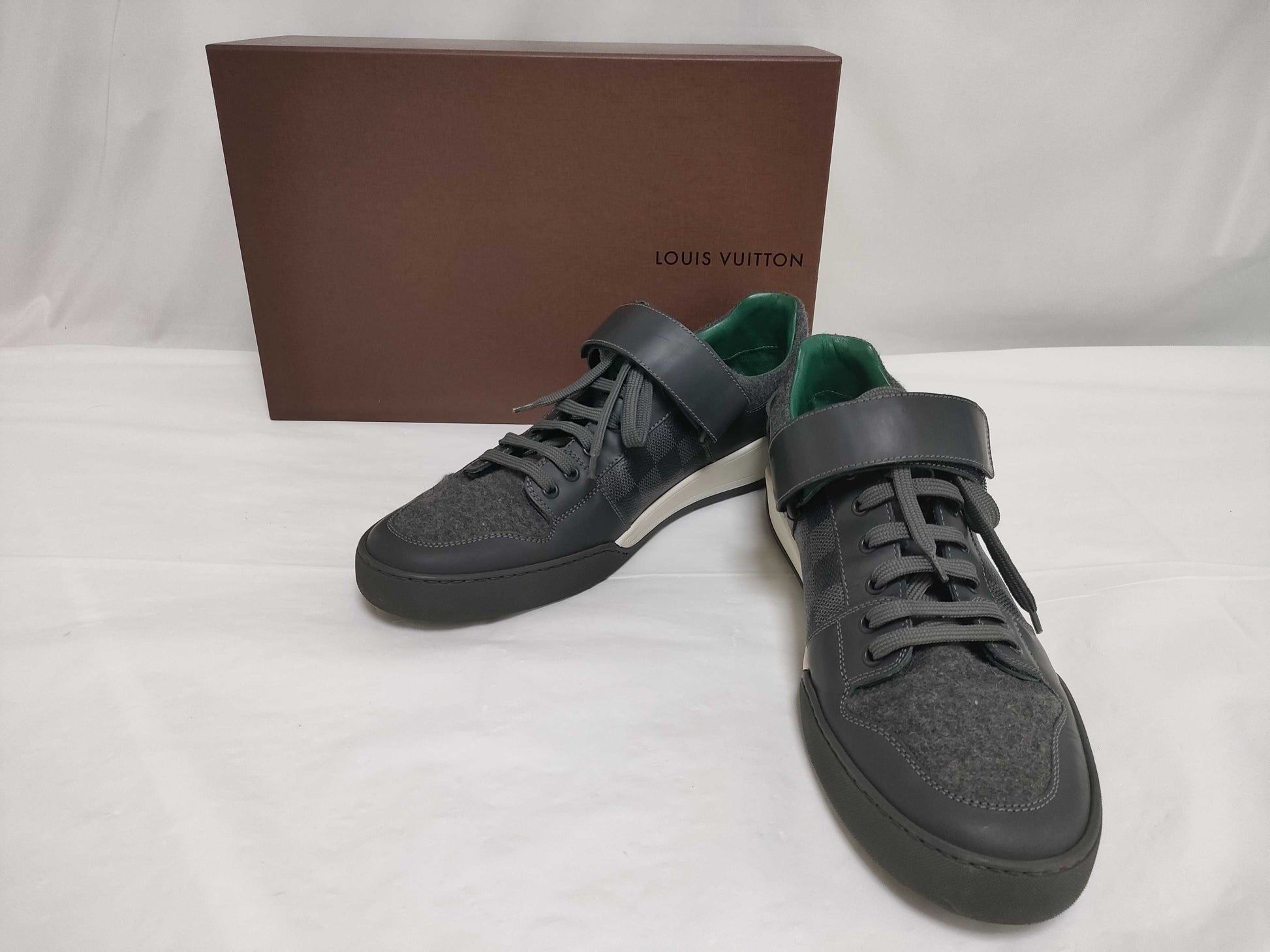 LOUIS VUITTON Graphite Sneakers