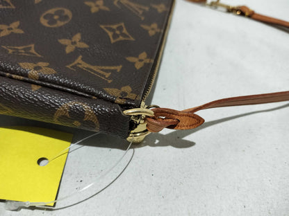 LOUIS VUITTON Monogram M40712 Pochette Accessoires Pouch