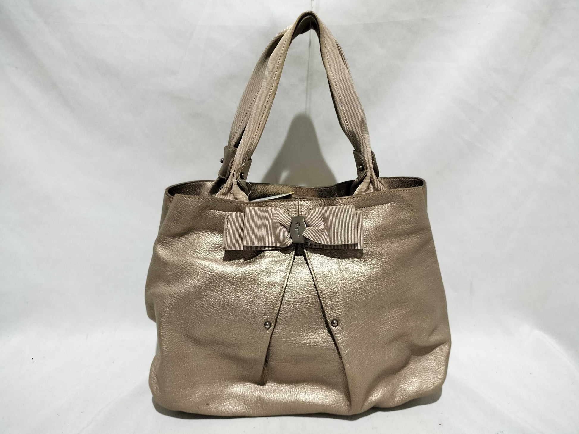 Salvatore Ferragamo Vara Ribbon Tote AU-21 B665 Champagne Gold Handbag
