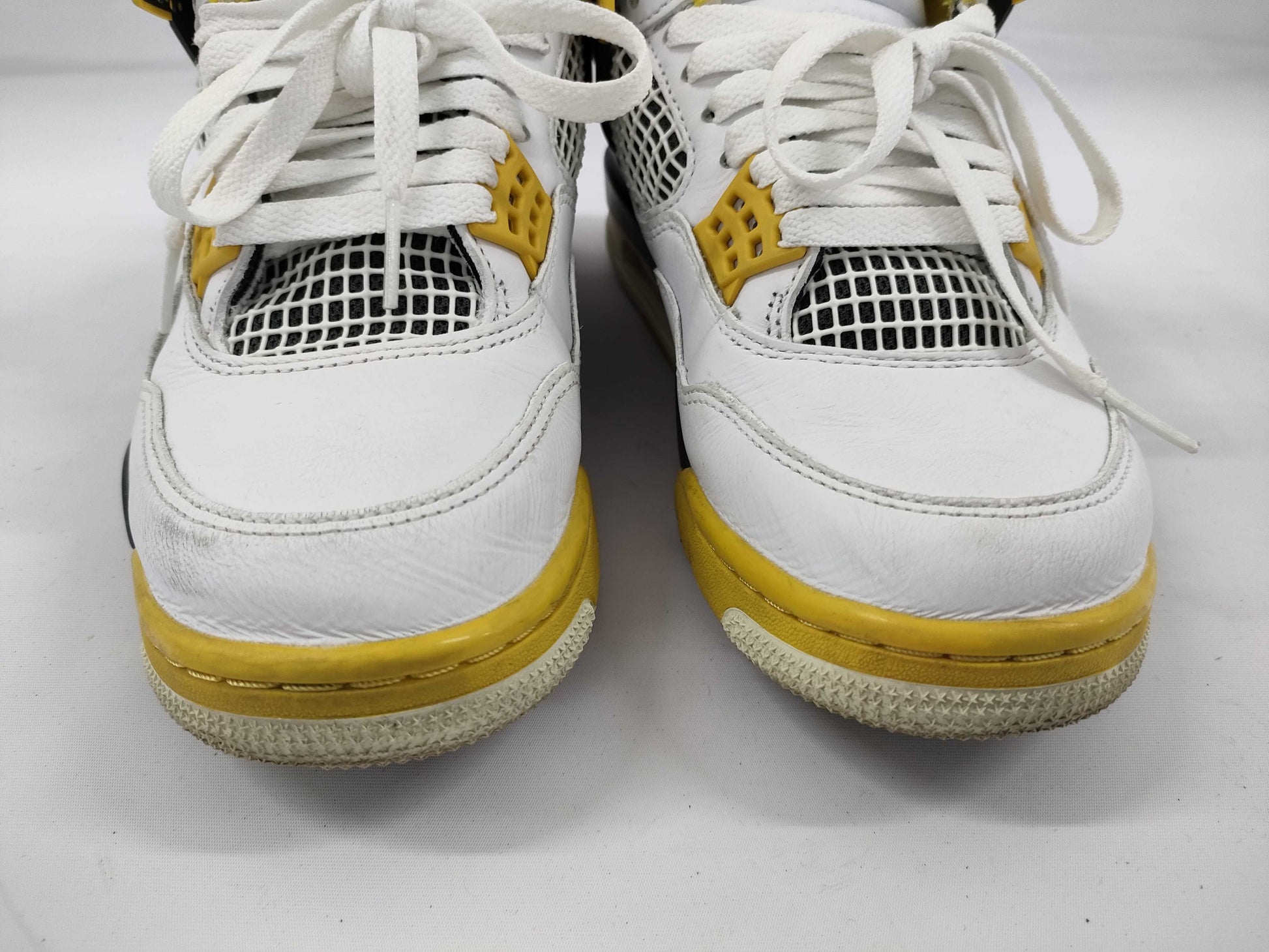 NIKE Jordan AQ9129-101 Sneakers