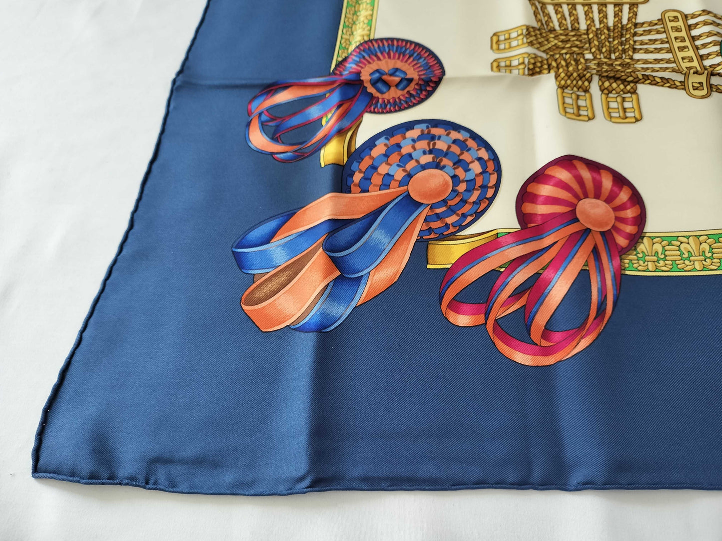 HERMES Carre LES RUBANS DU CHEVAL Scarf without tag