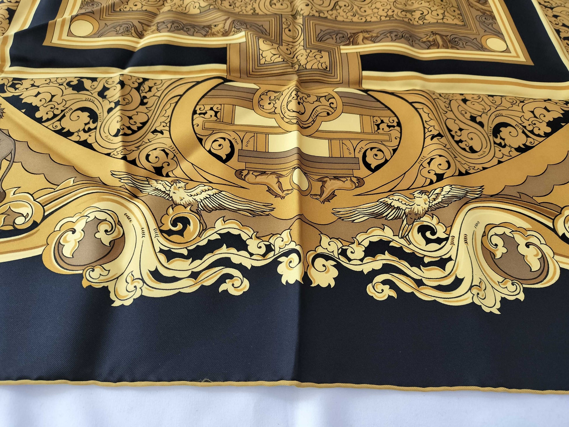 HERMES Carré ANIMAUX SOLAIRES Sun Animals Scarf 