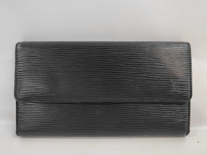 LOUIS VUITTON [20% OFF] Epi International Wallet