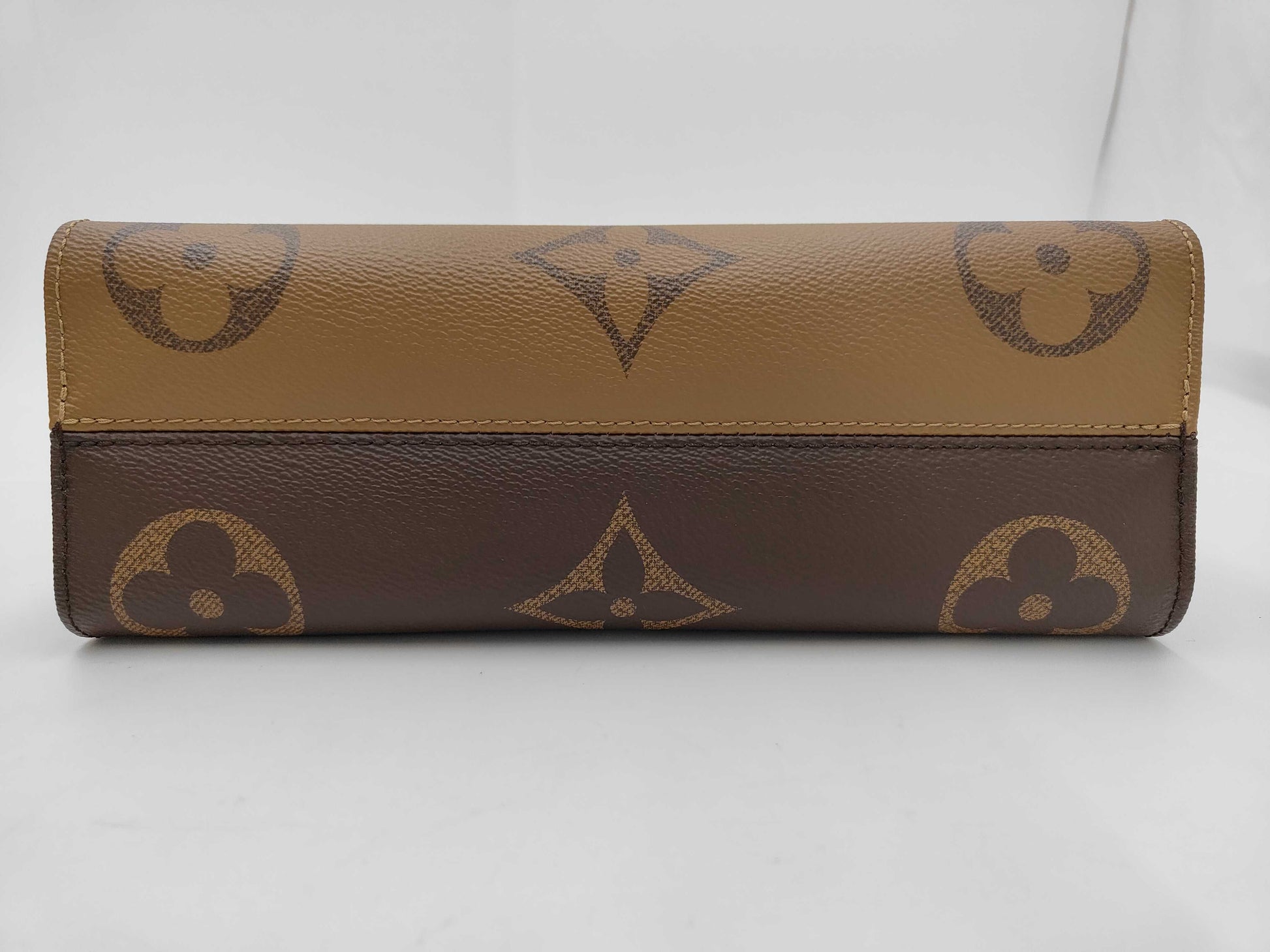 LOUIS VUITTON Monogram Giant Reverse On-the-Go New Arrival Handbag M46653 RFID Shoulder Bag