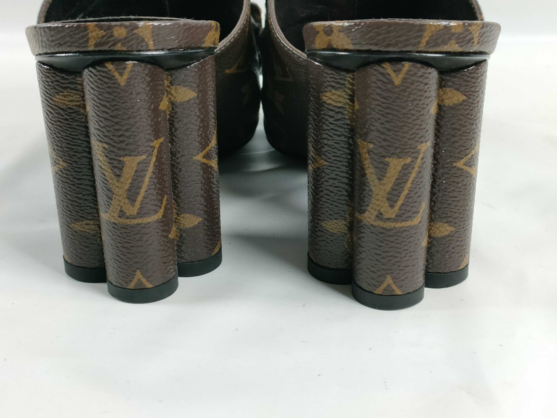 LOUIS VUITTON Monogram Indiana Line Mules Fringe Size 36 Sandals