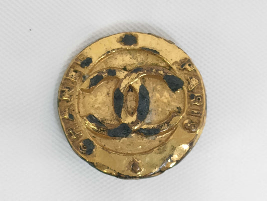 CHANEL Coco Button Gold-Colored Earring 