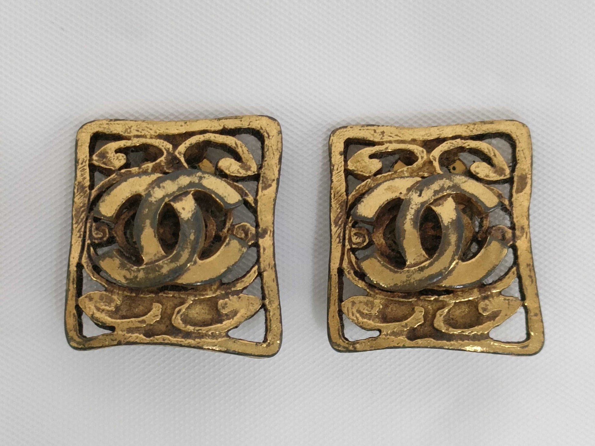CHANEL 95A Coco Square Vintage Earrings