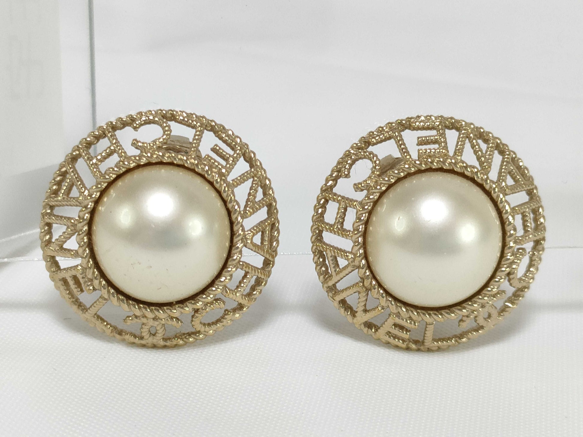 CHANEL A19P Coco Pearl Logo Earrings