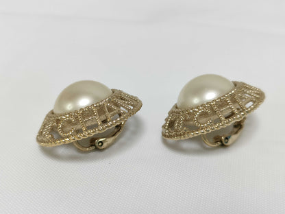 CHANEL A19P Coco Pearl Logo Earrings