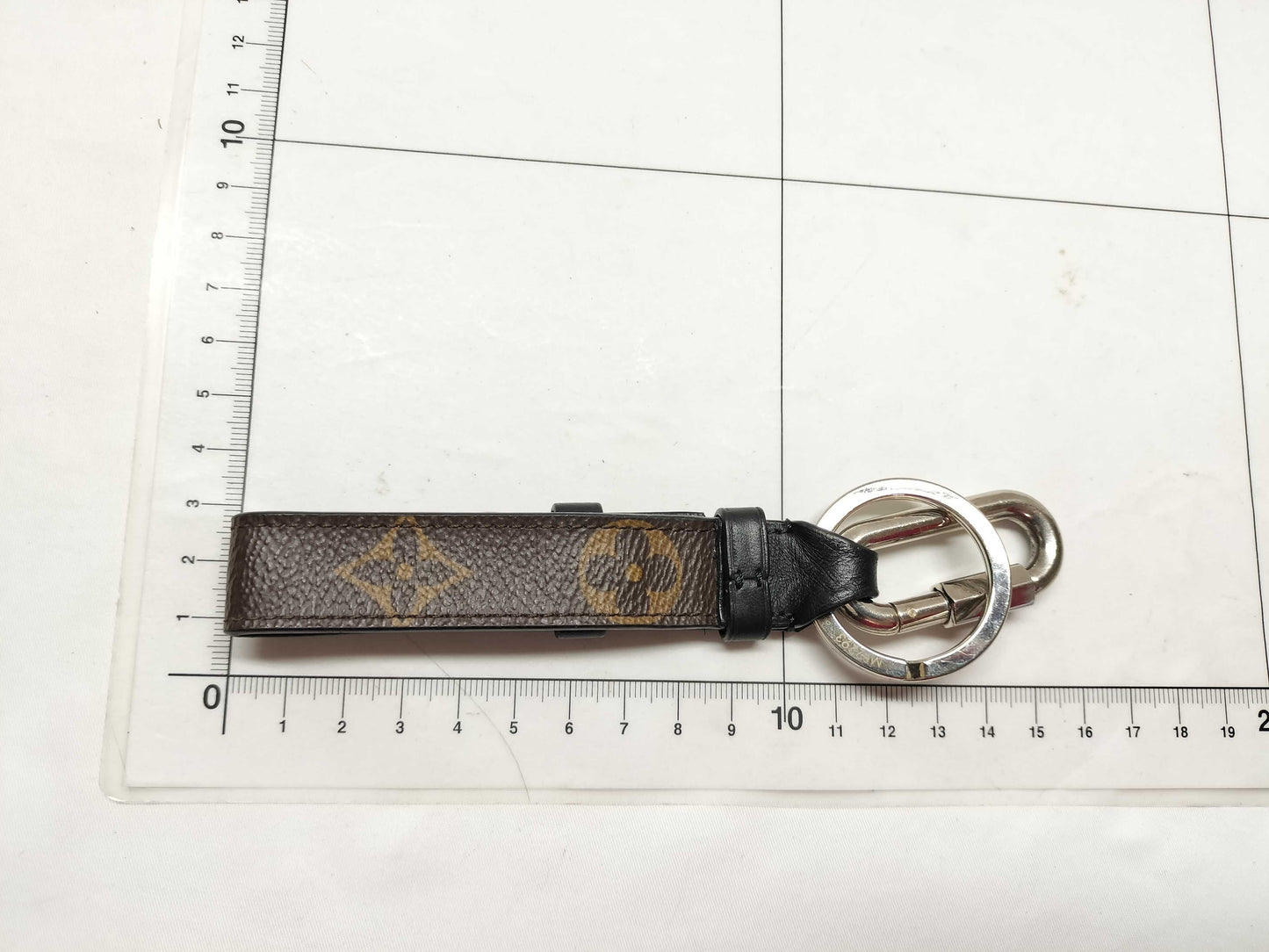 LOUIS VUITTON Monogram Porte-Clés Dragonne Key Case/Key Holder