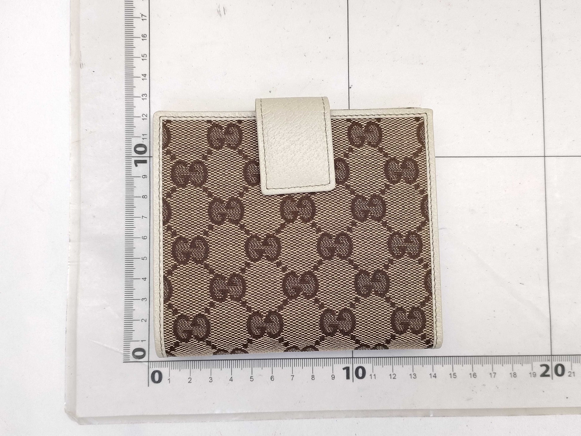 GUCCI GG Canvas White Wallet 112664 Complete