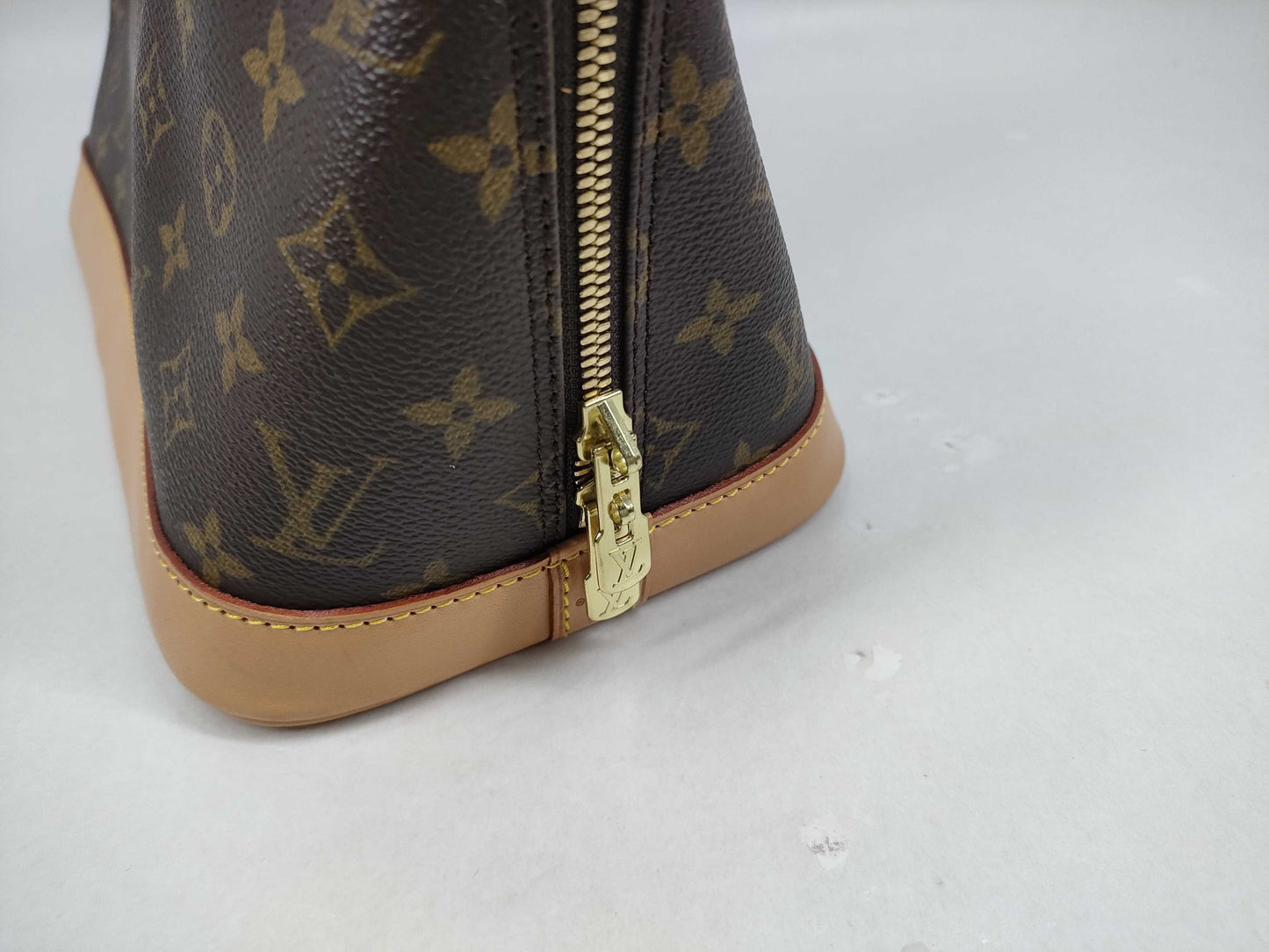 LOUIS VUITTON Monogram M51130 Alma Handbag