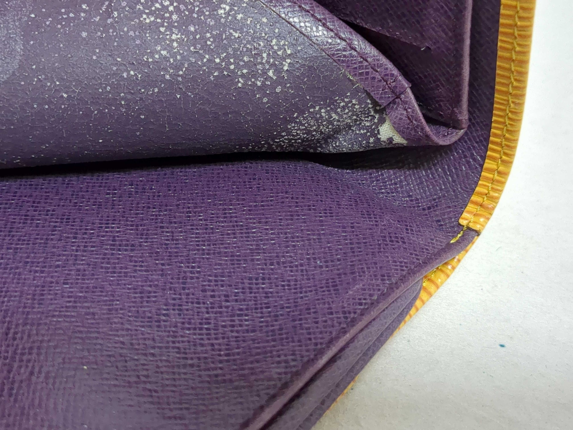 LOUIS VUITTON Damier Wallet Set 