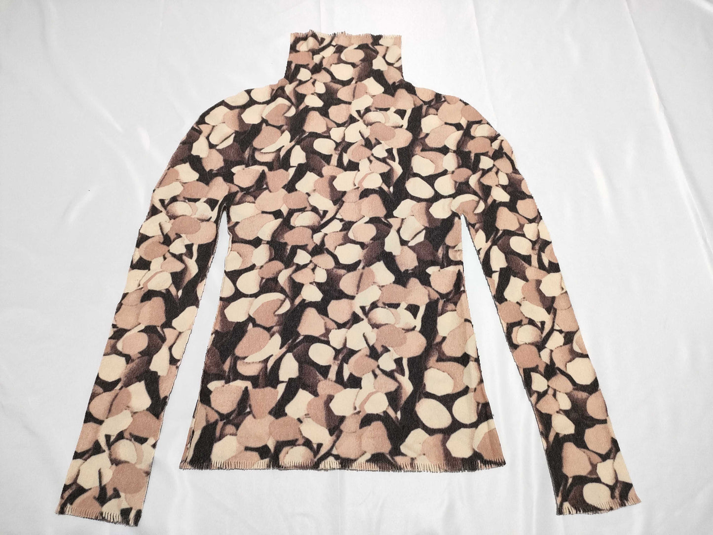 ISSEY MIYAKE A.POC INSIDE cut and sew top