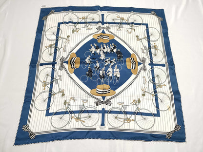 HERMES Carre 70 Scarf