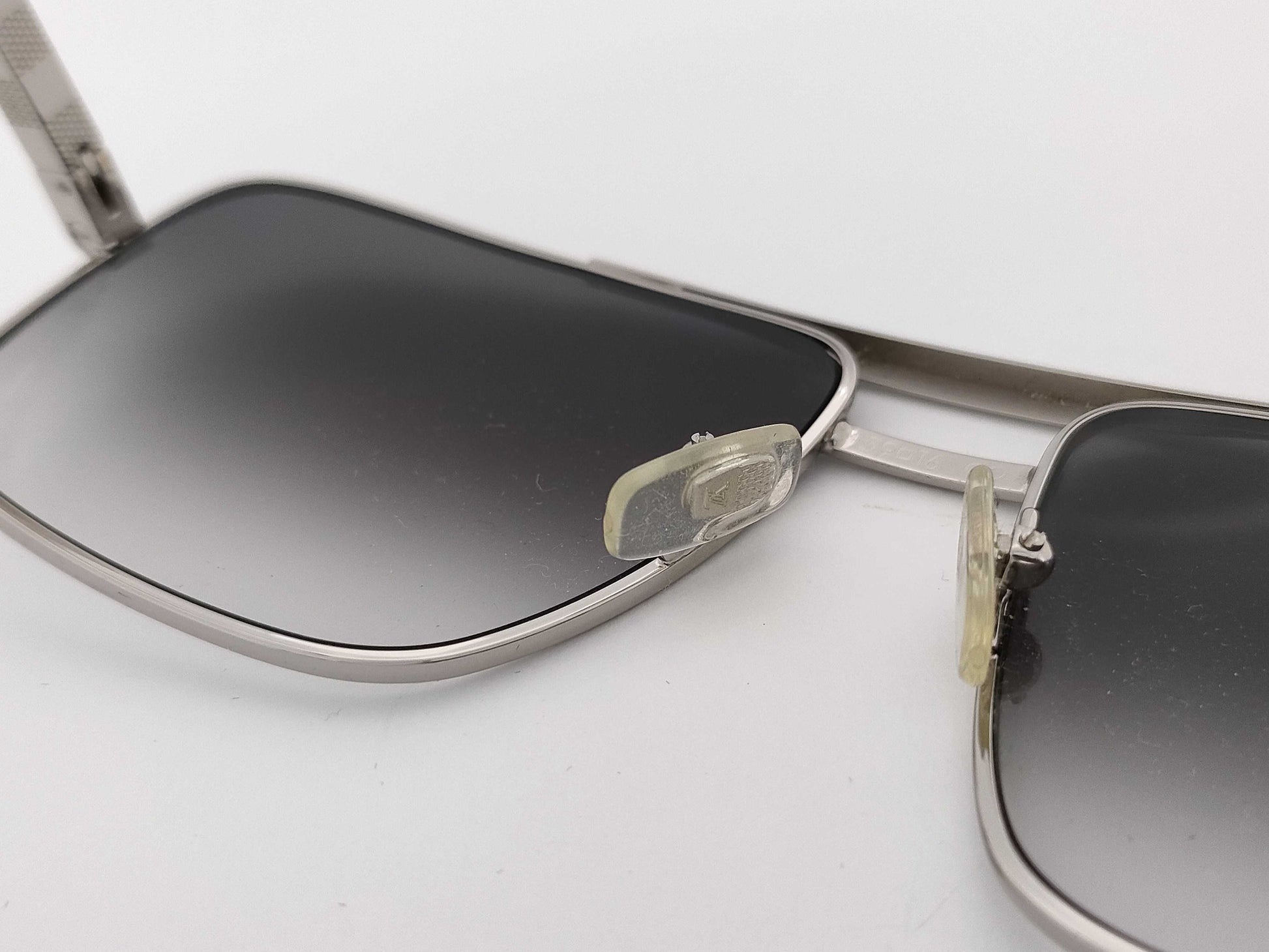 LOUIS VUITTON Attitude Sunglasses/Glasses