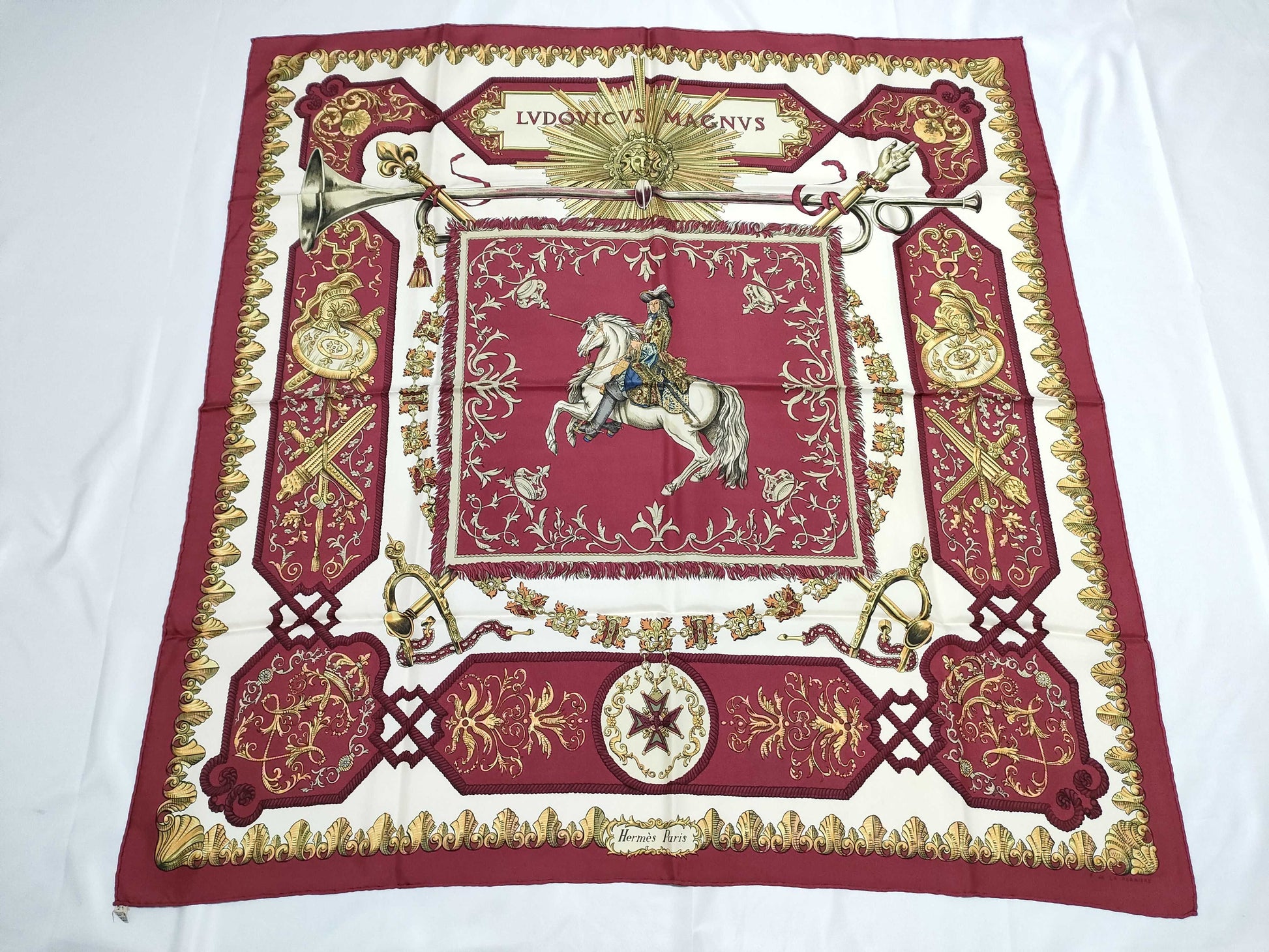 HERMES Carré LVDOVICVS MAGNVS Louis XIV on a White Horse Red Scarf