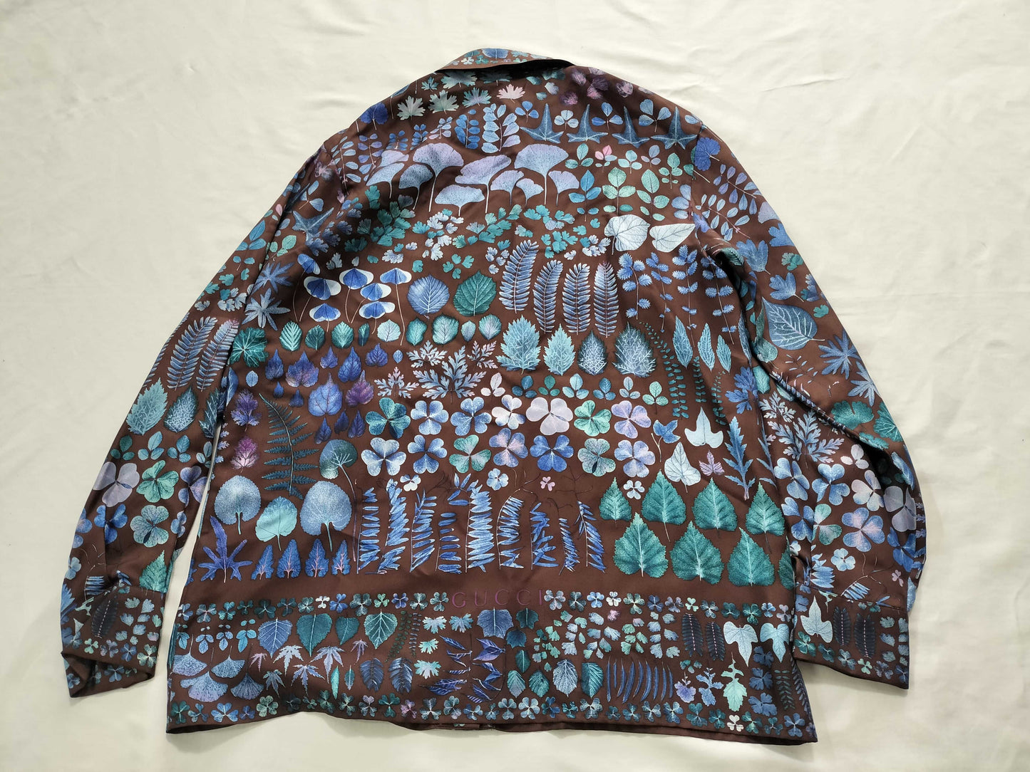 GUCCI Old Gucci Silk Shirt with Leaf Pattern and Gold Buttons 203 0681 7033 Shirt